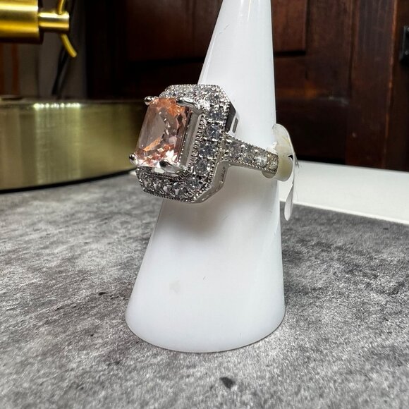 Ring Bomb Party Ring, NWOT, size 7 pink gemstone silver color band - Picture 4 of 5